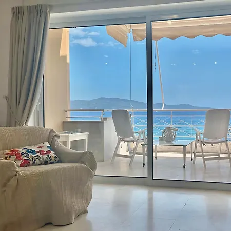 Blue Pier Apartment
